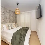 Luxury Chalana Apartment *